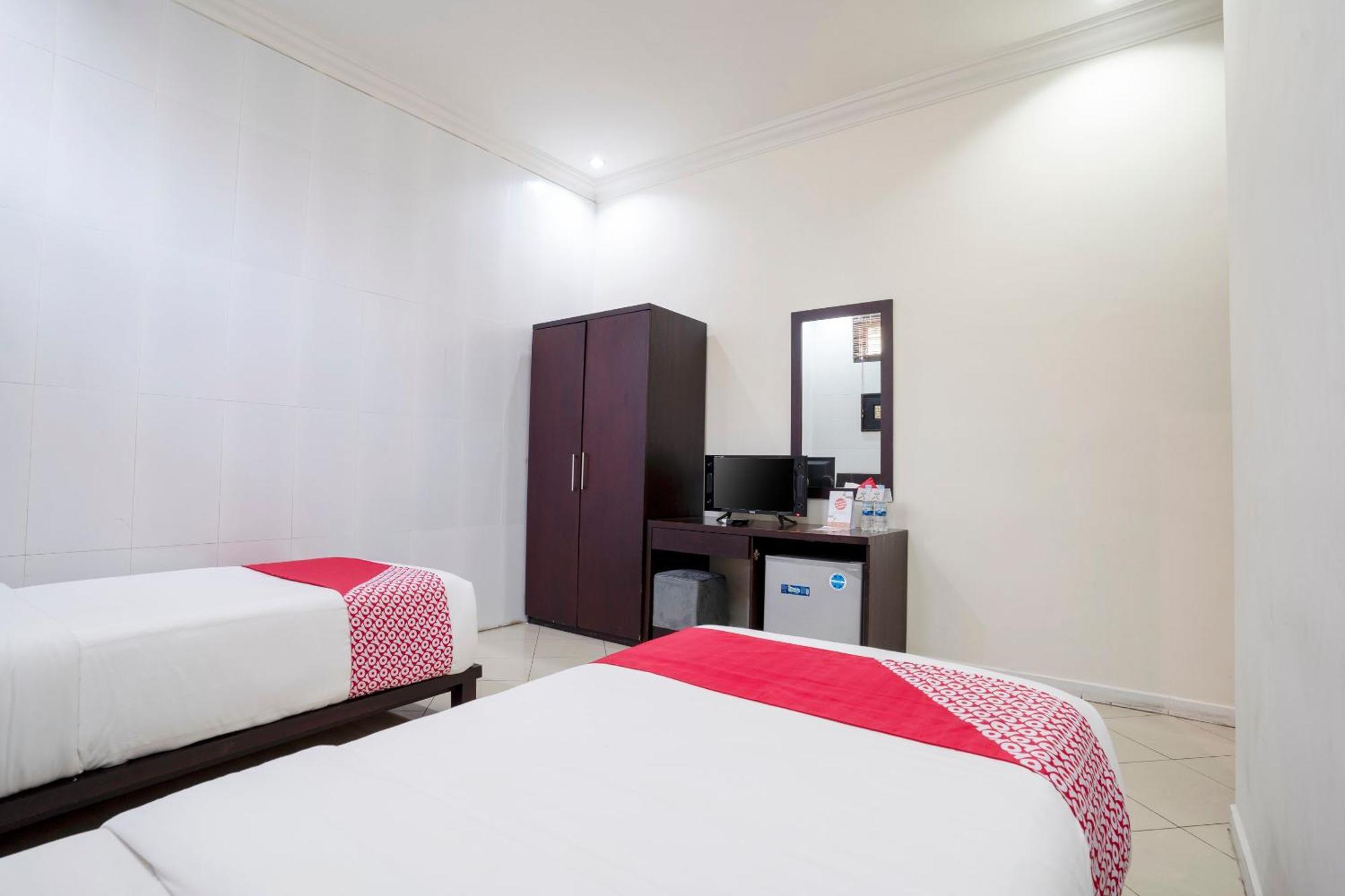 Oyo 482 Anika Guest House Kuta  Bagian luar foto